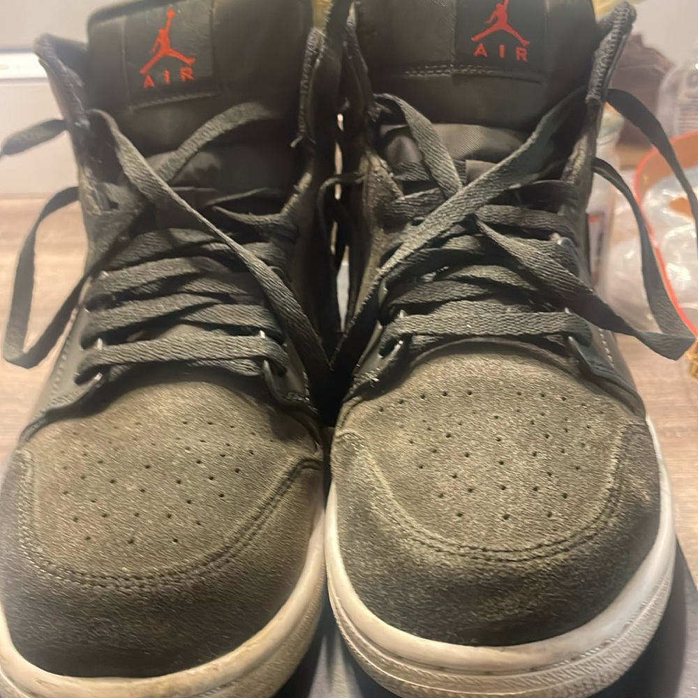 Air Jordan 1 mid